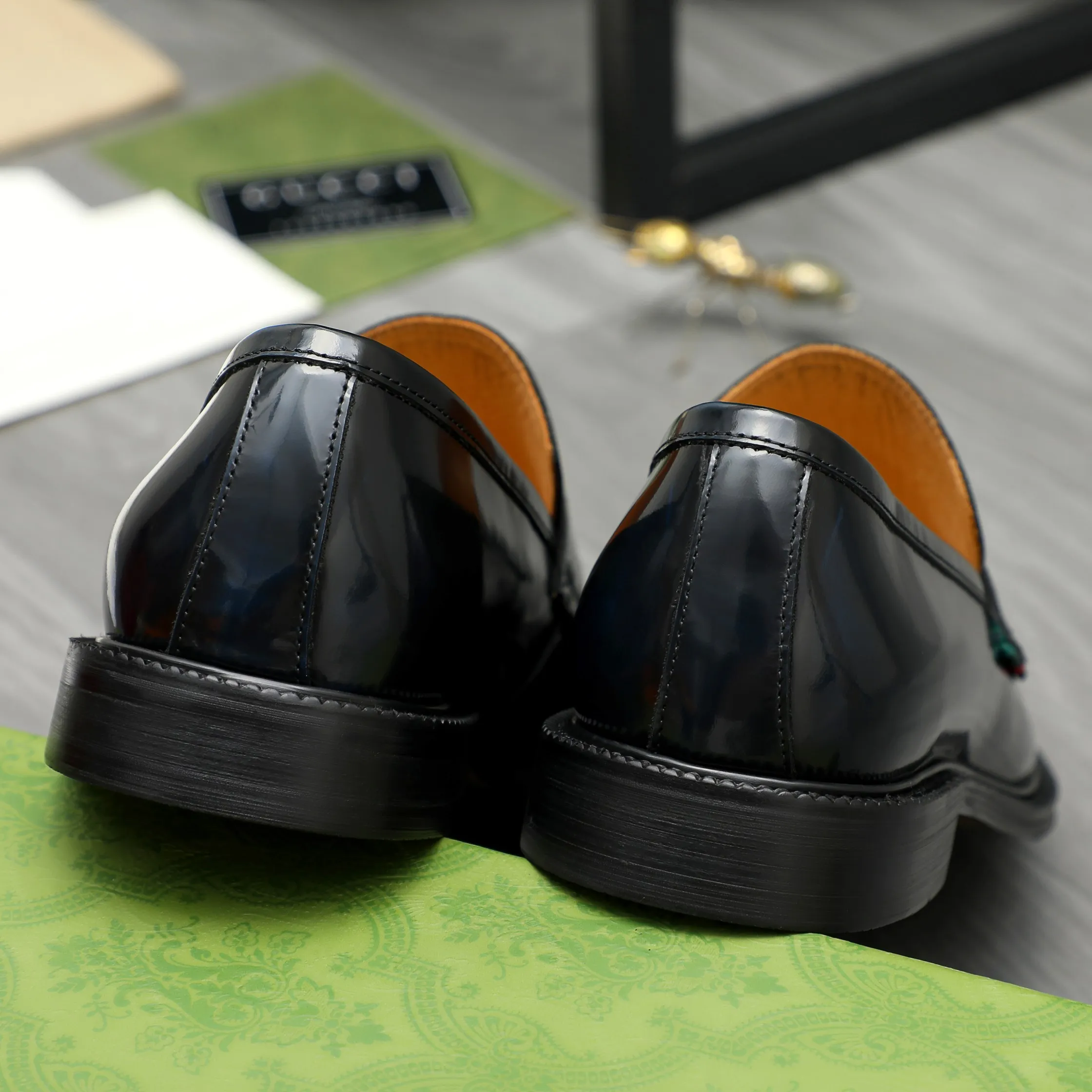 Men's shoes 💰500 Product trademark: GUCCI "Gucci" business slip-on leather shoes Regular size: 38-44 (45.46 custom-made, non-returnable) Product materials: Selected color-brushed cowhide upper, cowhide lining, original rubber outsole